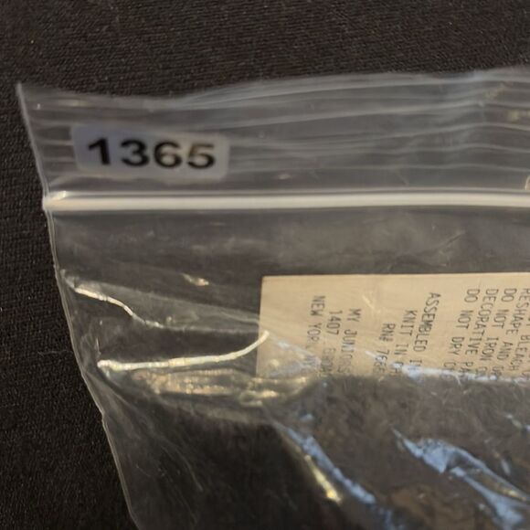 By My vintage 80s sequin angora blend cropped floral black sweater size M - Picture 6 of 6